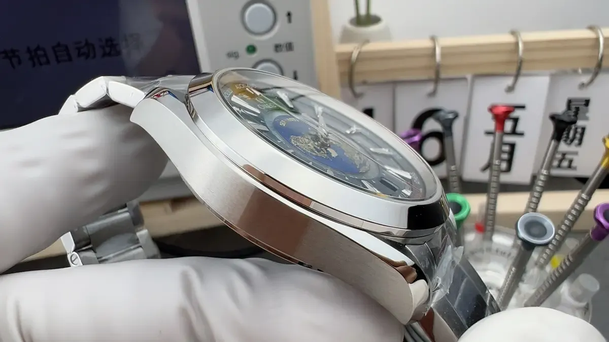 VS厂海马世界时入手指南：8938一体机芯对比小厂夹板机芯