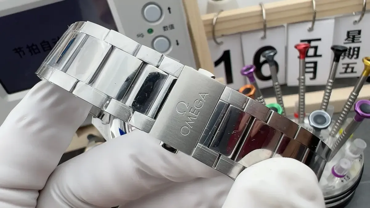 VS厂海马世界时入手指南：8938一体机芯对比小厂夹板机芯