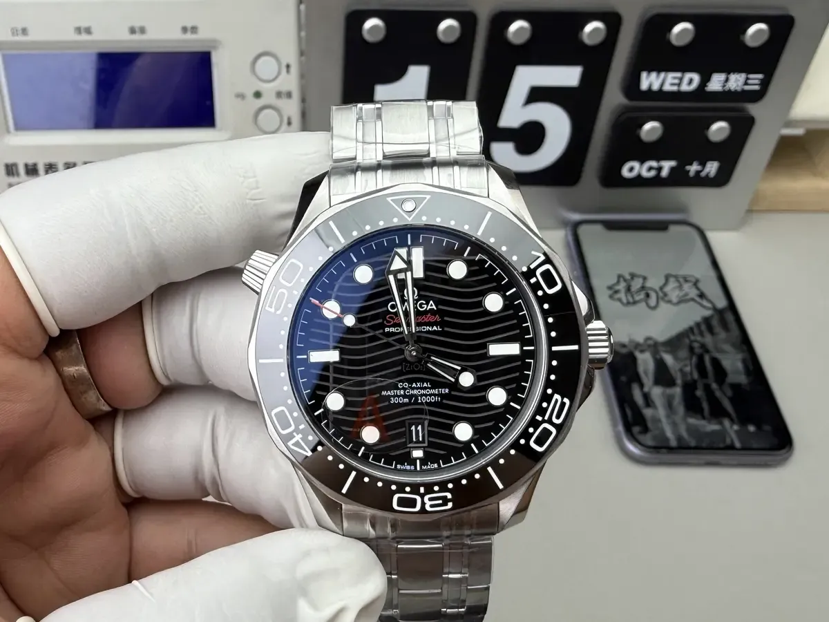 VS厂欧米茄海马300拆机实测，8800机芯稳定性真相揭秘