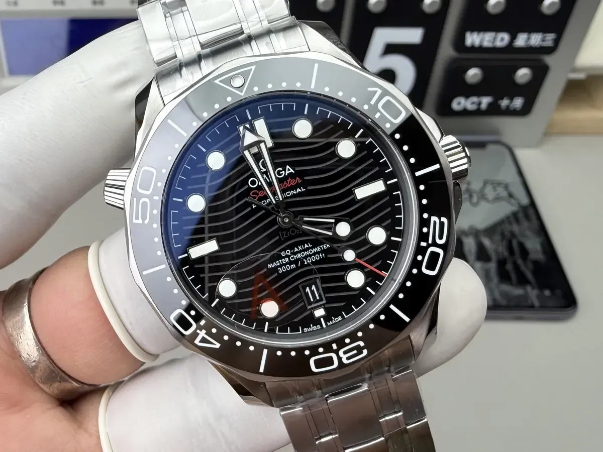 VS厂欧米茄海马300拆机实测，8800机芯稳定性真相揭秘