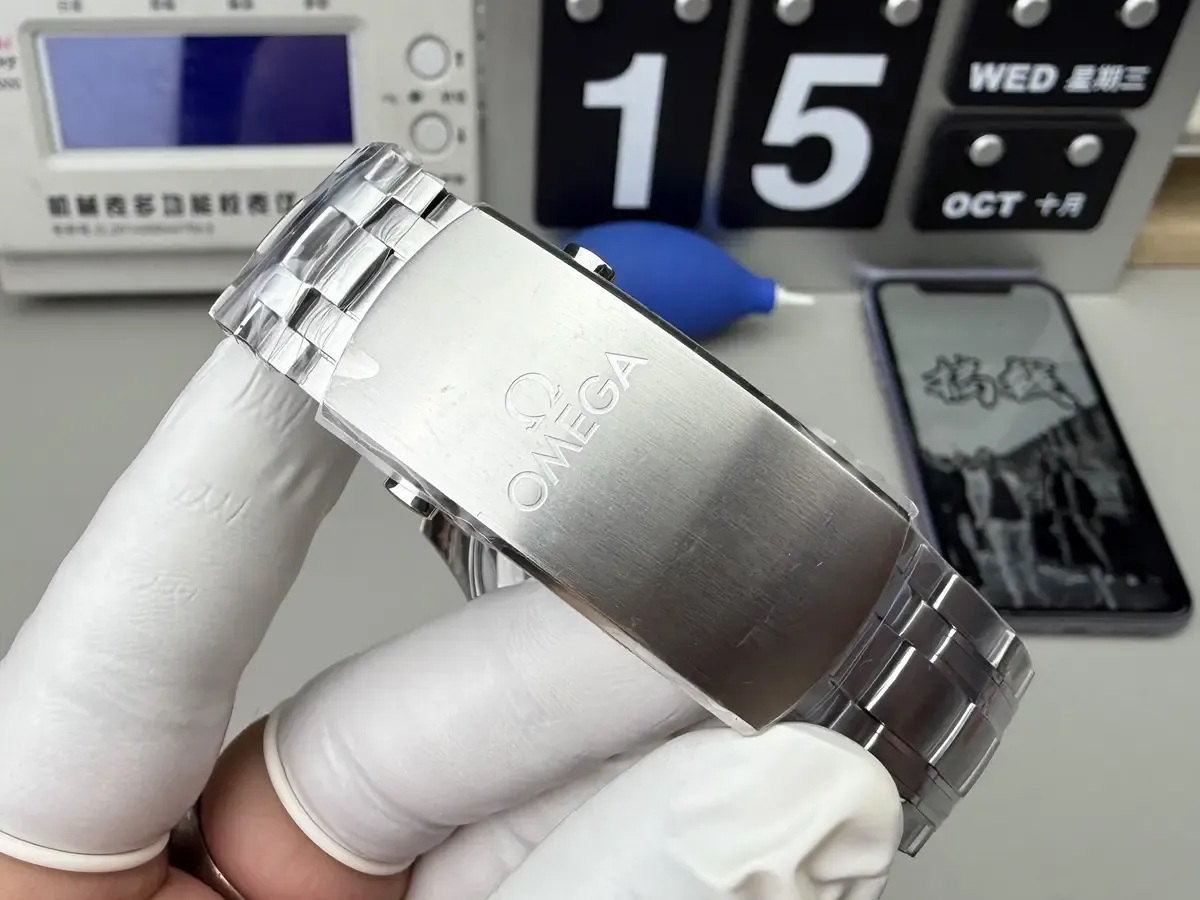 VS厂欧米茄海马300拆机实测，8800机芯稳定性真相揭秘