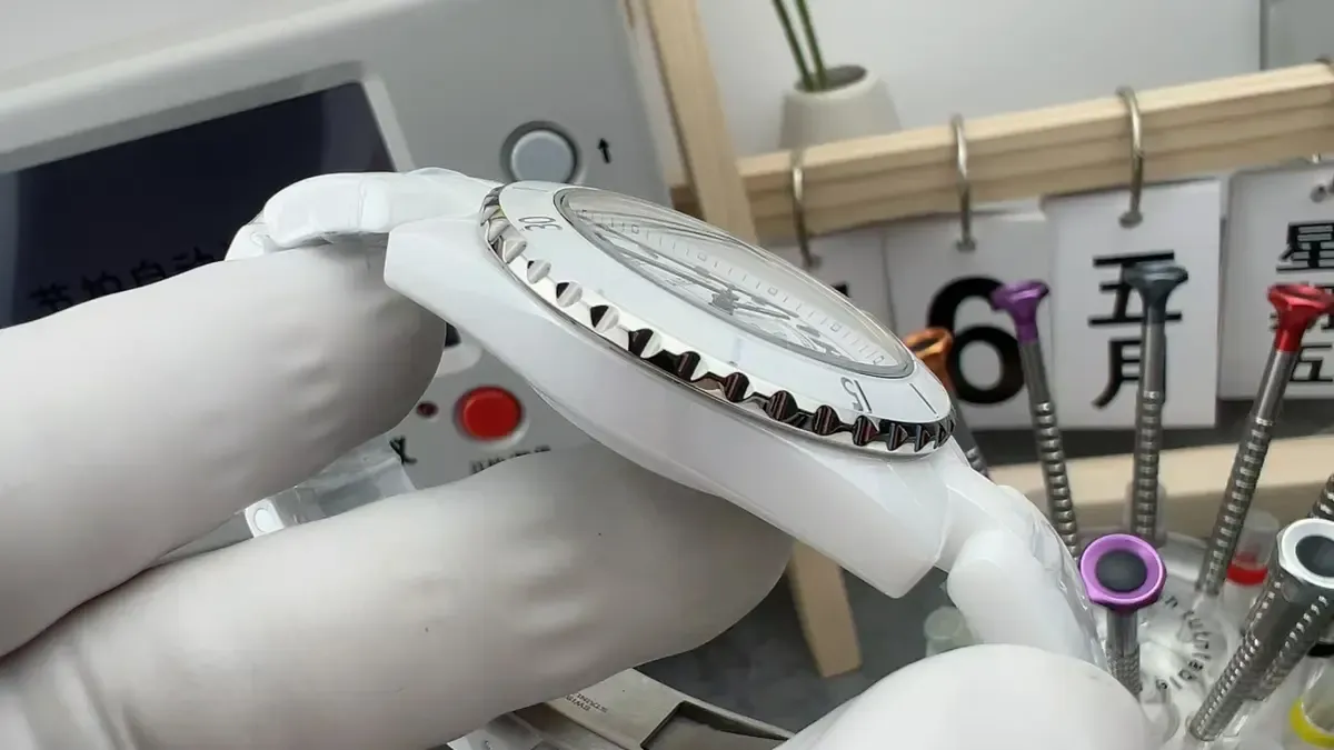 BV厂香奈J12系列陶瓷女表对比原版测评，这做工太狠了