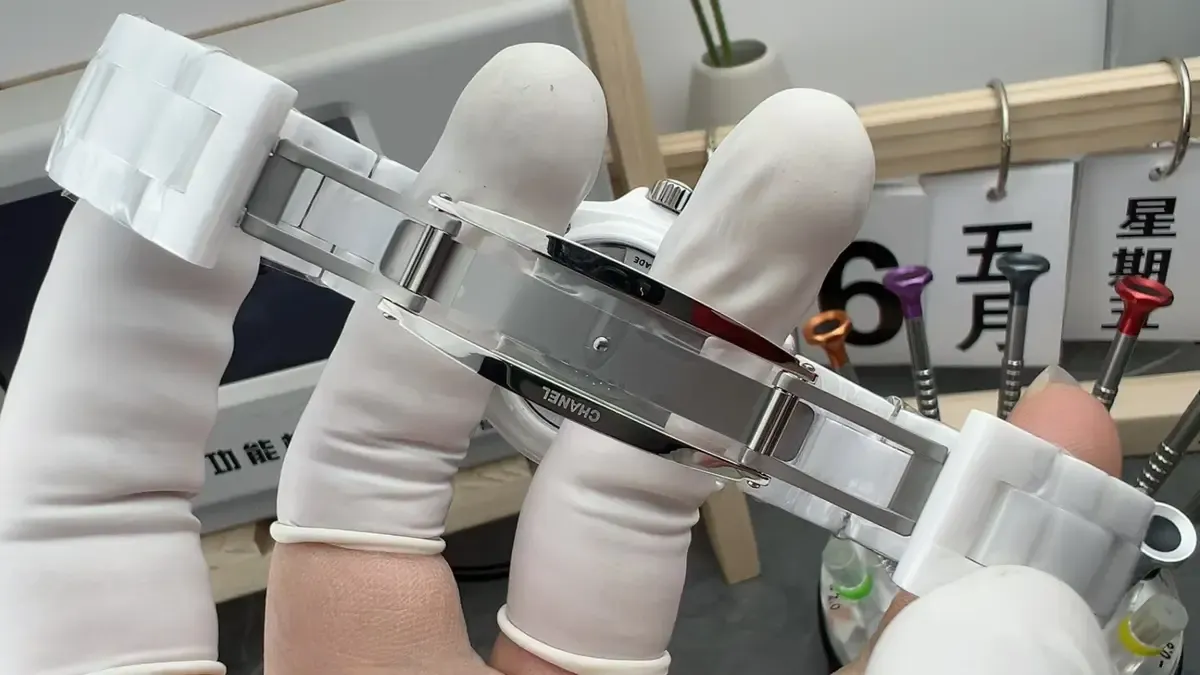 BV厂香奈J12系列陶瓷女表对比原版测评，这做工太狠了