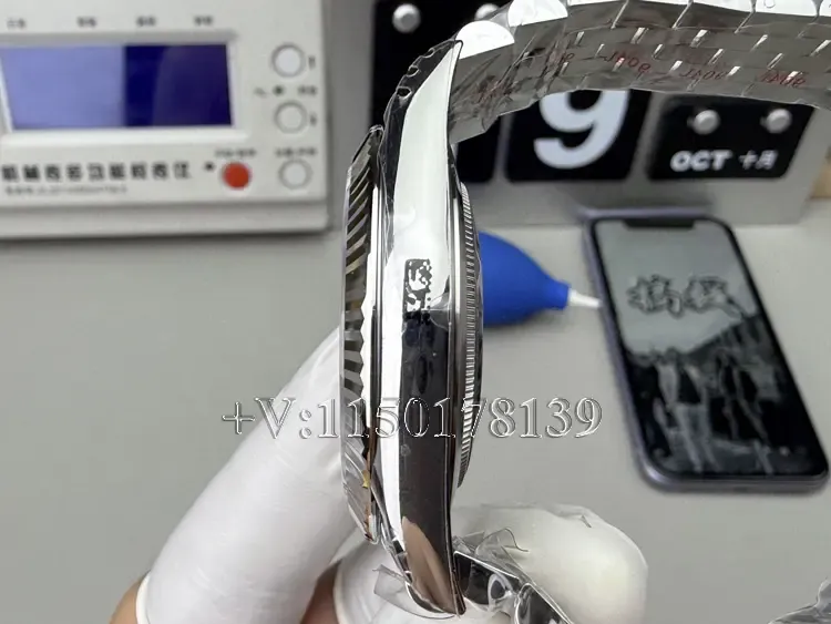 VS厂日志深度测评：丹东3235机芯+白金狗牙圈，细节让C厂汗颜