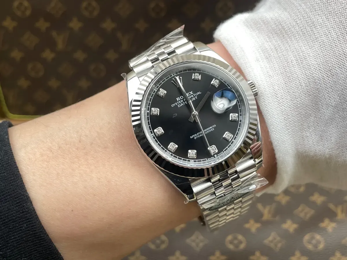 C厂劳力士黑日志拆解实录：3235机芯真的稳吗？