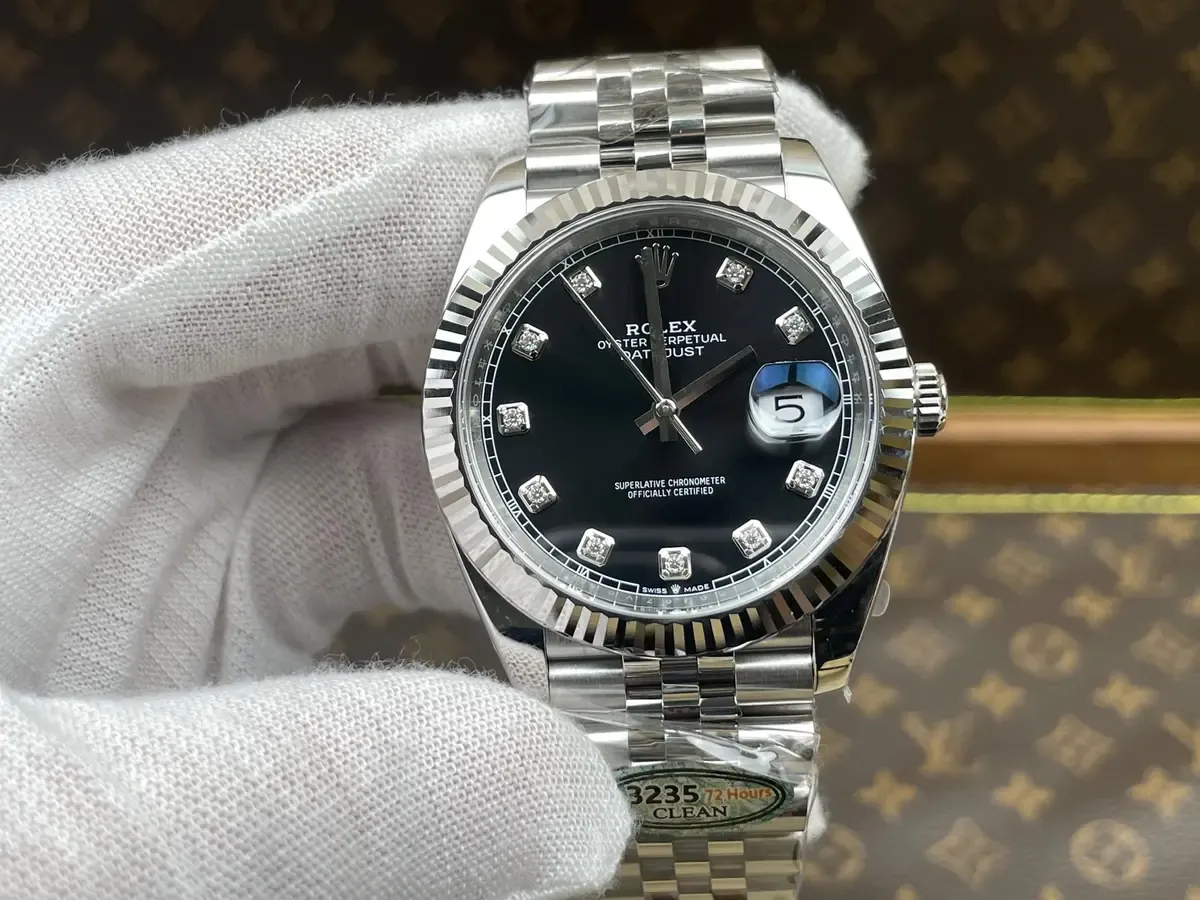 C厂劳力士黑日志拆解实录：3235机芯真的稳吗？
