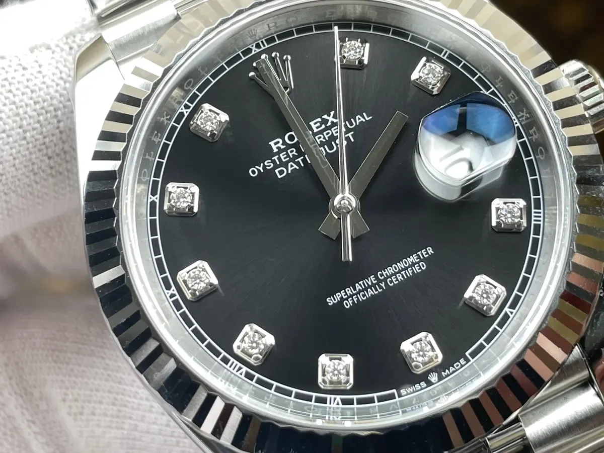 C厂劳力士黑日志拆解实录：3235机芯真的稳吗？