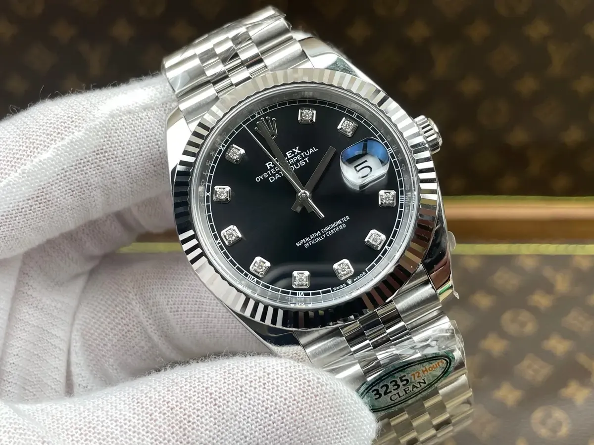C厂劳力士黑日志拆解实录：3235机芯真的稳吗？