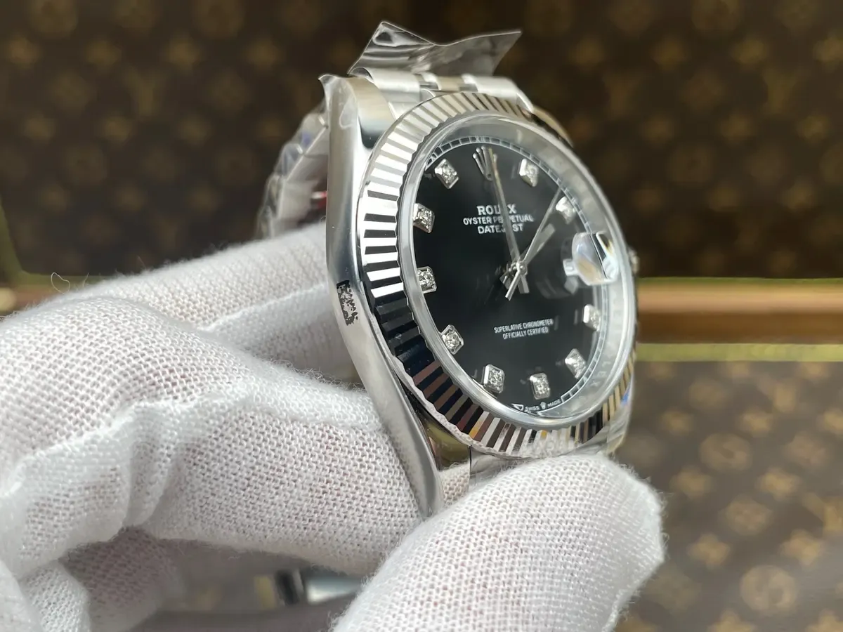 C厂劳力士黑日志拆解实录：3235机芯真的稳吗？