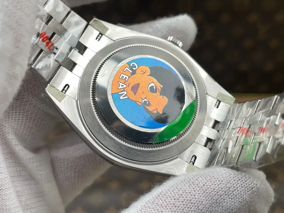 C厂劳力士黑日志拆解实录：3235机芯真的稳吗？