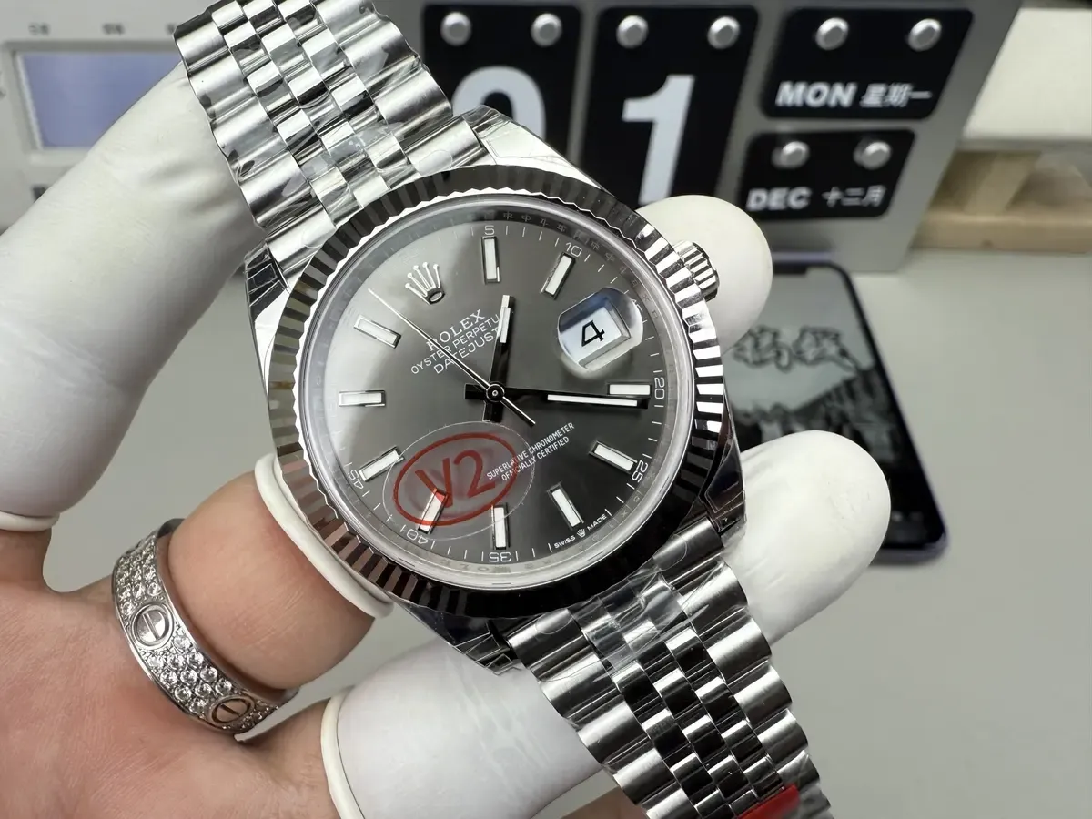 别再买轻飘飘的假货了！VS厂日志V2三重升级，细节控闭眼入