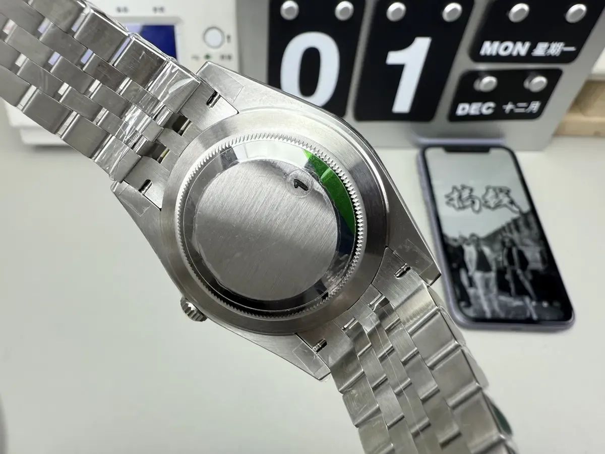 别再买轻飘飘的假货了！VS厂日志V2三重升级，细节控闭眼入