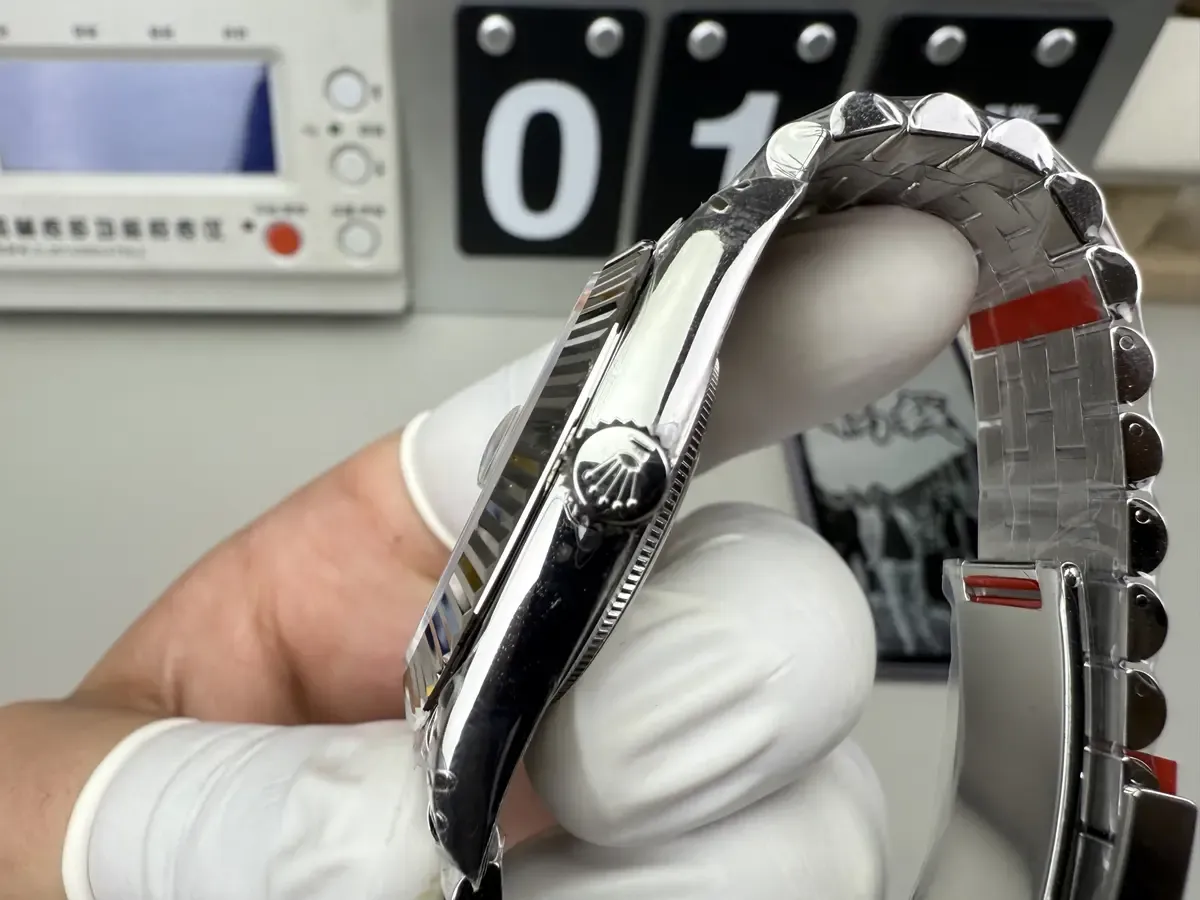 别再买轻飘飘的假货了！VS厂日志V2三重升级，细节控闭眼入