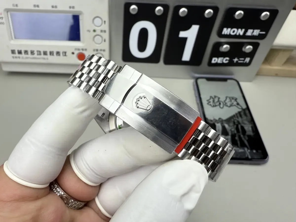 别再买轻飘飘的假货了！VS厂日志V2三重升级，细节控闭眼入