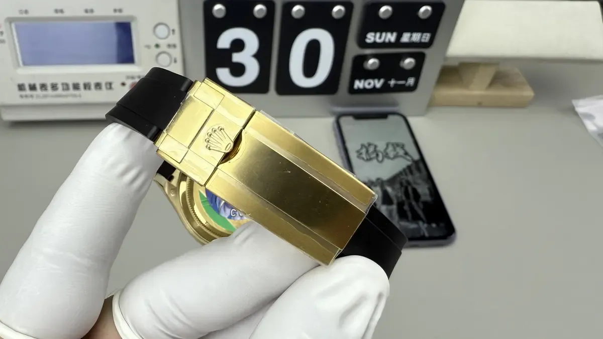 玩家必看！C厂余文乐迪通拿70小时动储4131机芯上手评测