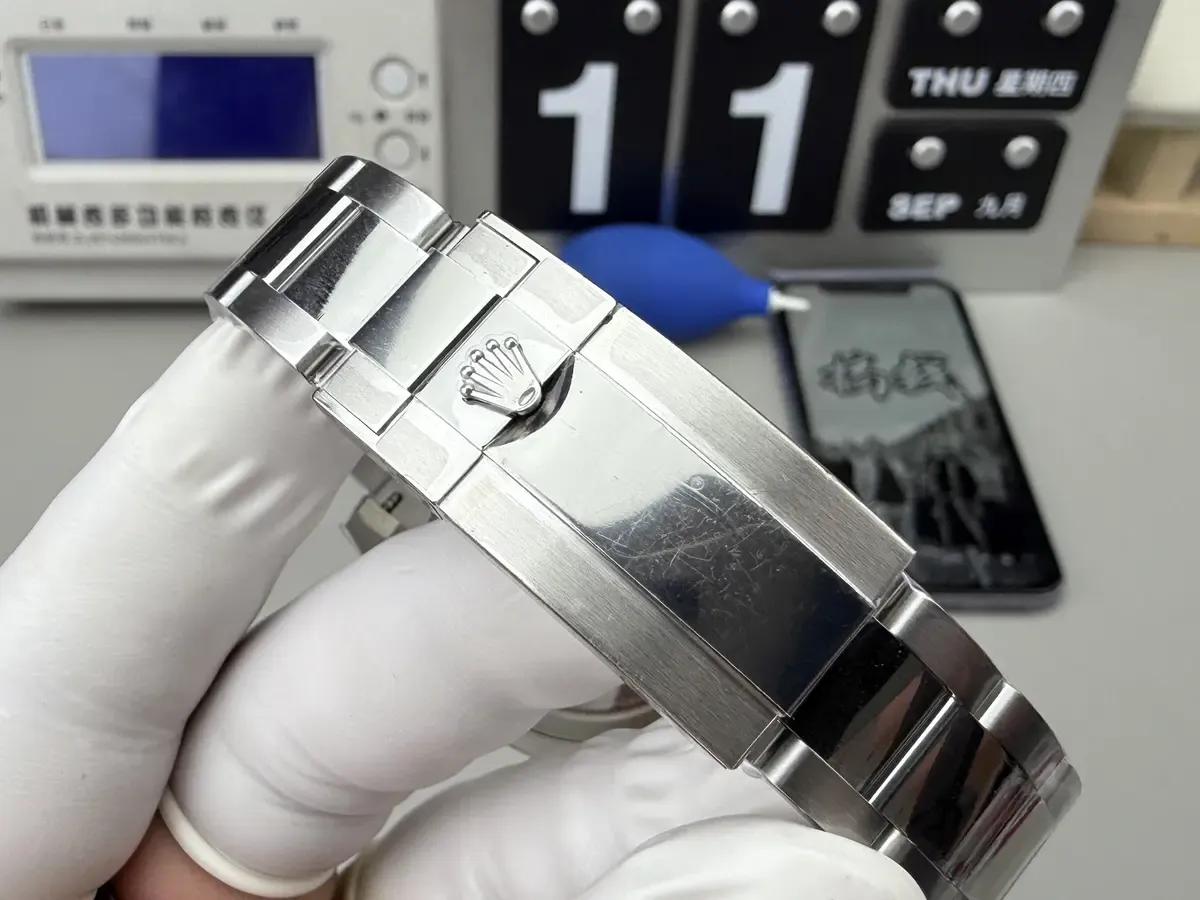 直击C厂劳力士天花板！C厂黑灰圈对比正品详解