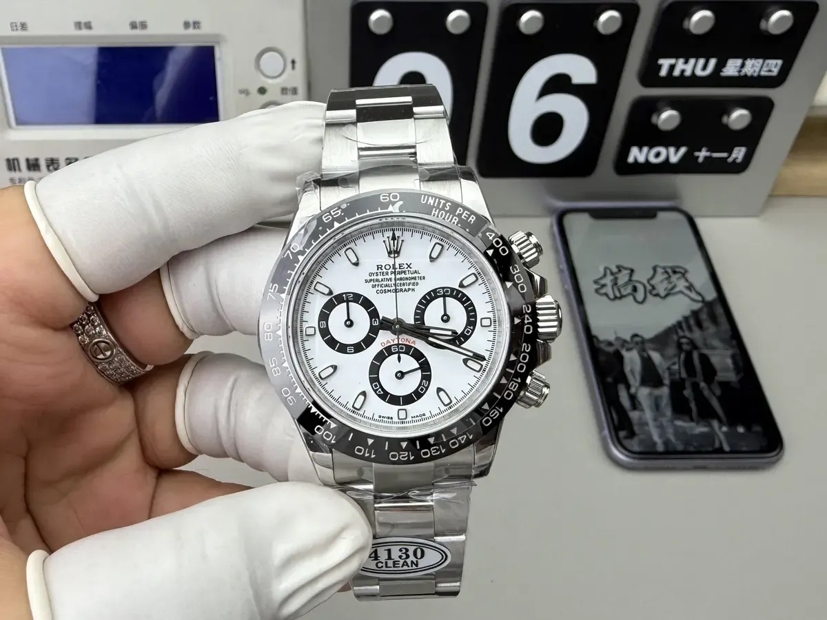 C厂迪通拿对比BT厂：4130机芯哪家强？深度解析