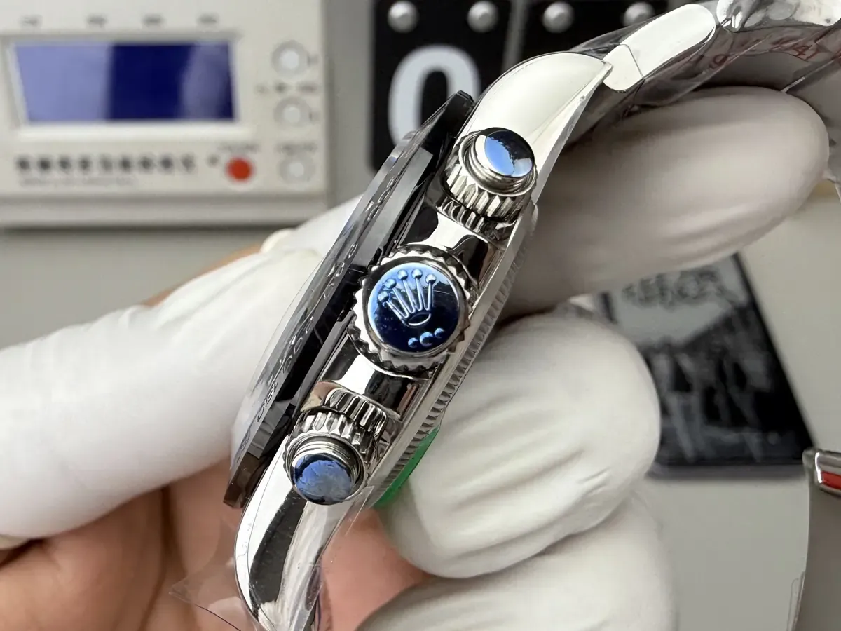 C厂迪通拿对比BT厂：4130机芯哪家强？深度解析