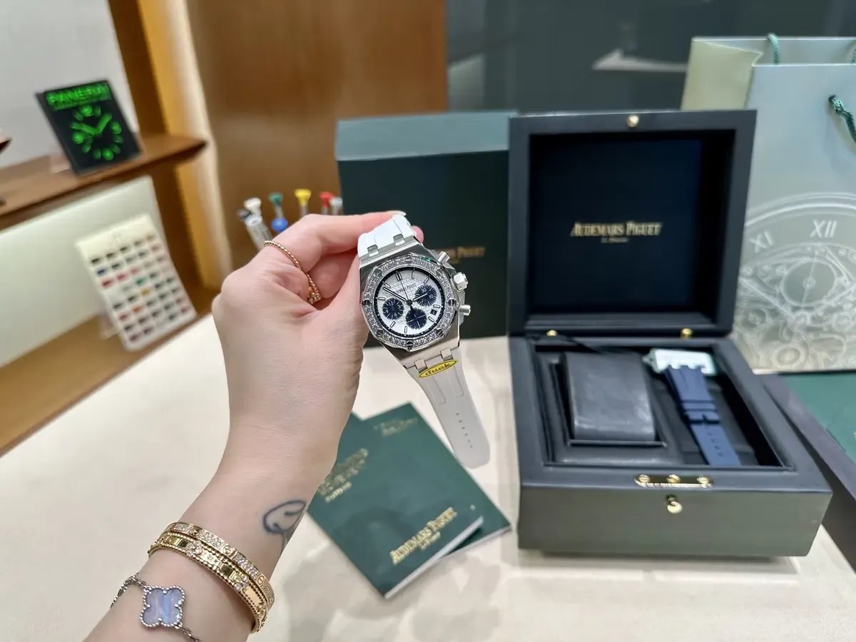 女表新选择：原单爱彼皇家橡树26231，32颗天然钻石GTC认证