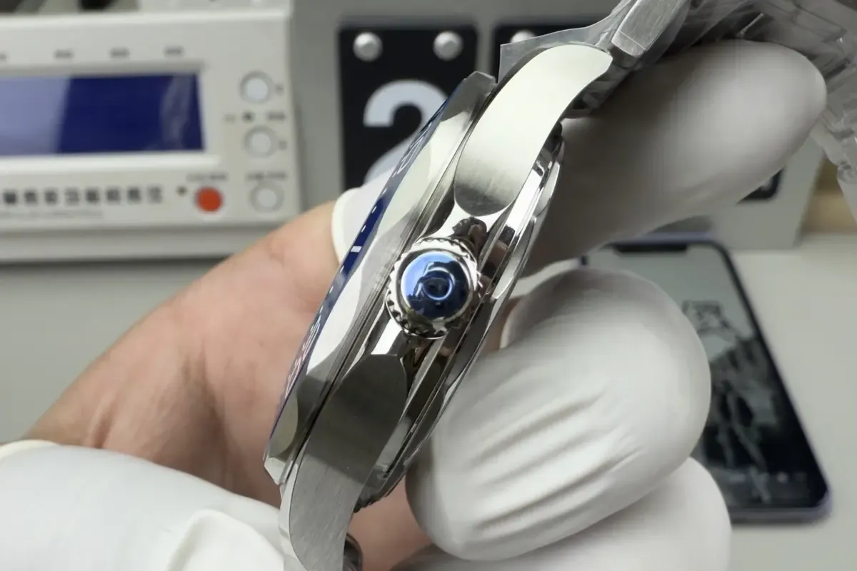 别再被“一眼假”骗了！VS厂欧米茄海马300米V4蓝盘实测