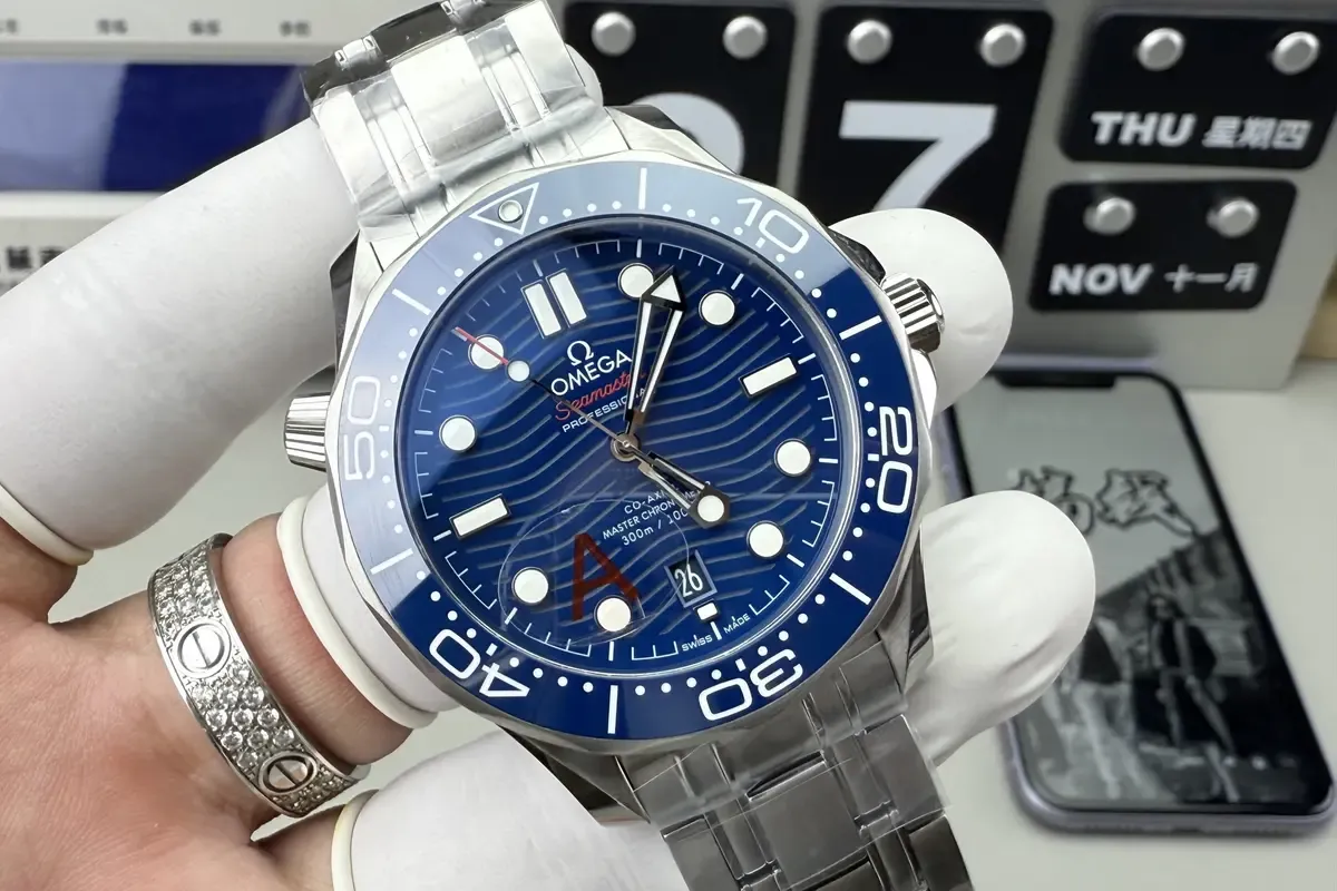 别再被“一眼假”骗了！VS厂欧米茄海马300米V4蓝盘实测