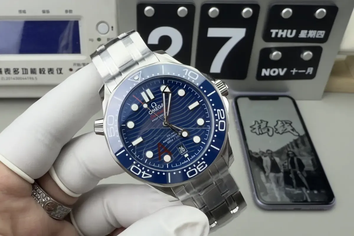别再被“一眼假”骗了！VS厂欧米茄海马300米V4蓝盘实测