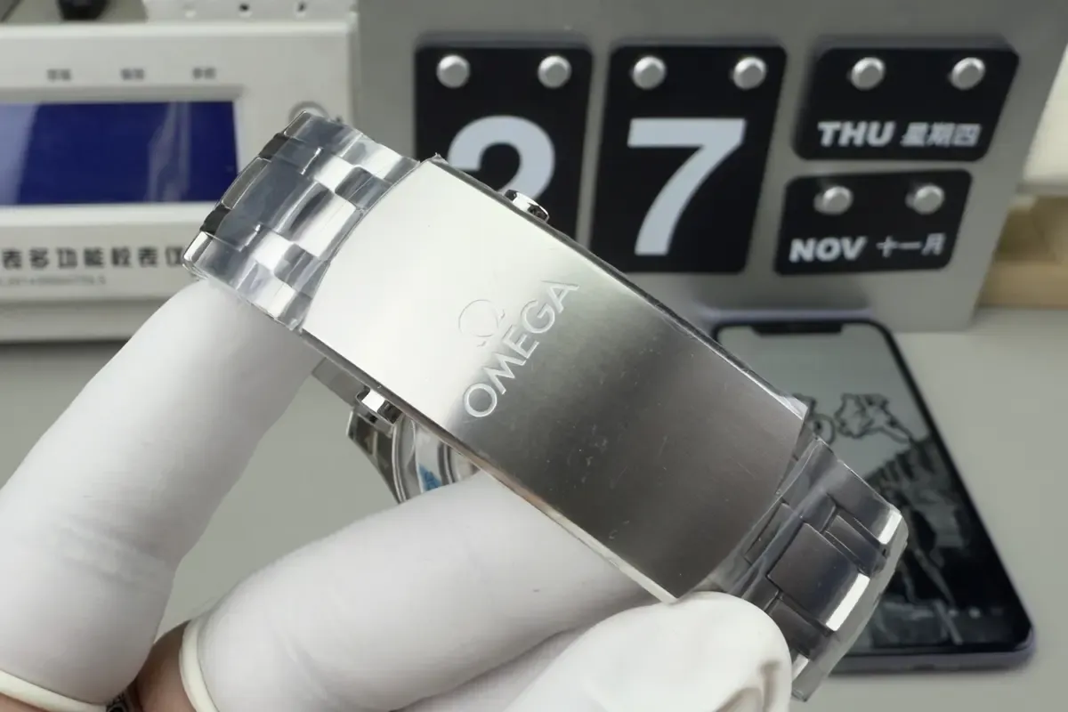 别再被“一眼假”骗了！VS厂欧米茄海马300米V4蓝盘实测