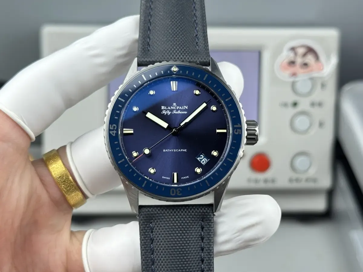 GF厂宝珀五十噚买前必看！陶瓷表壳+夜光效果实测