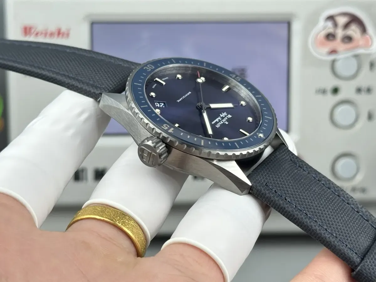 GF厂宝珀五十噚买前必看！陶瓷表壳+夜光效果实测