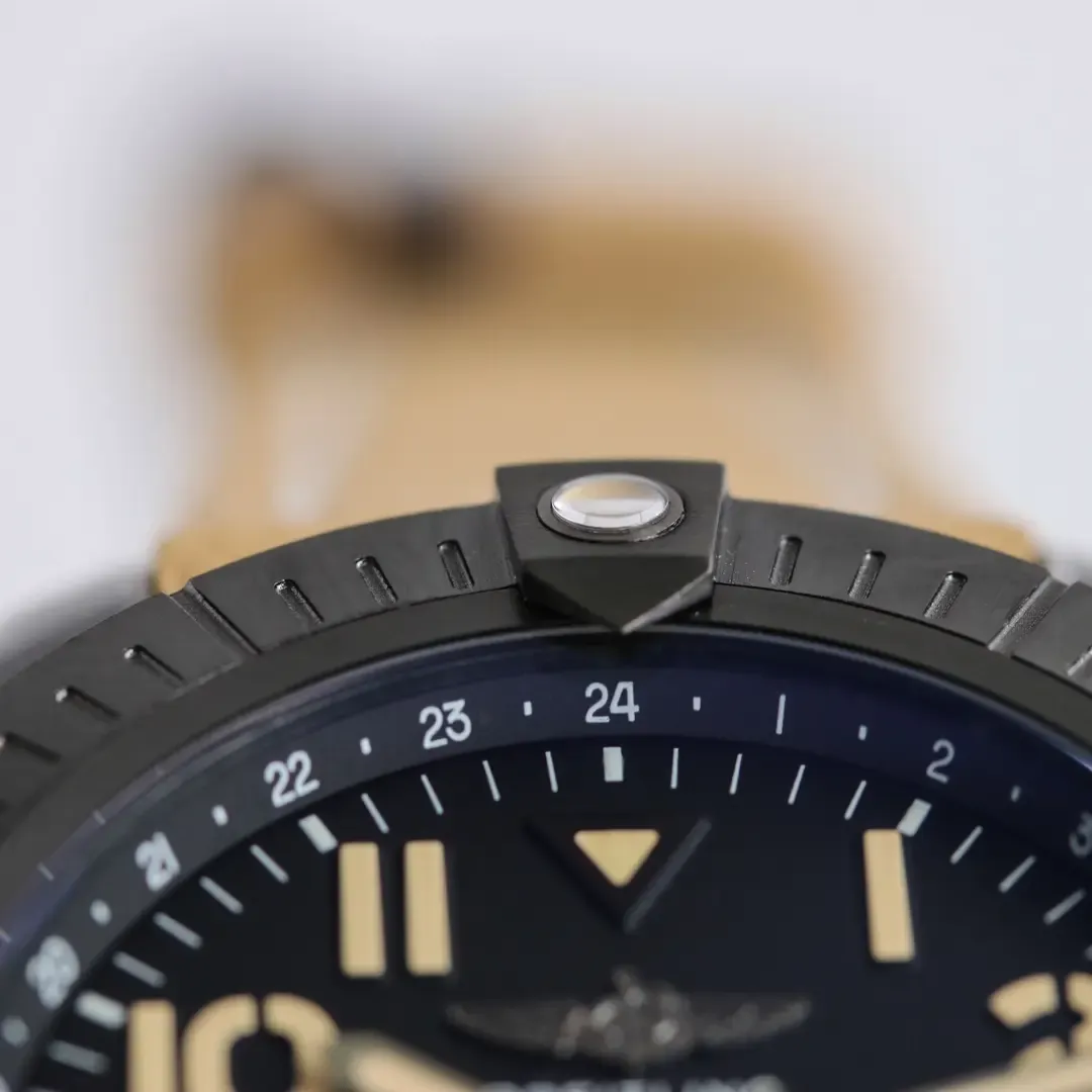 钛金属+炭黑工艺！GF厂百年灵复仇者夜间任务值不值得买？