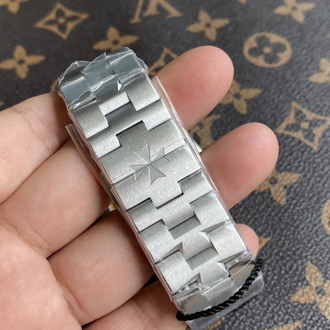 ZF厂江诗丹顿4500V对比8F厂：哪个版本更值得买？