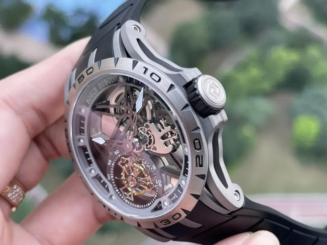 BBR厂罗杰杜彼王者陀飞轮V4版：机芯升级细节揭秘