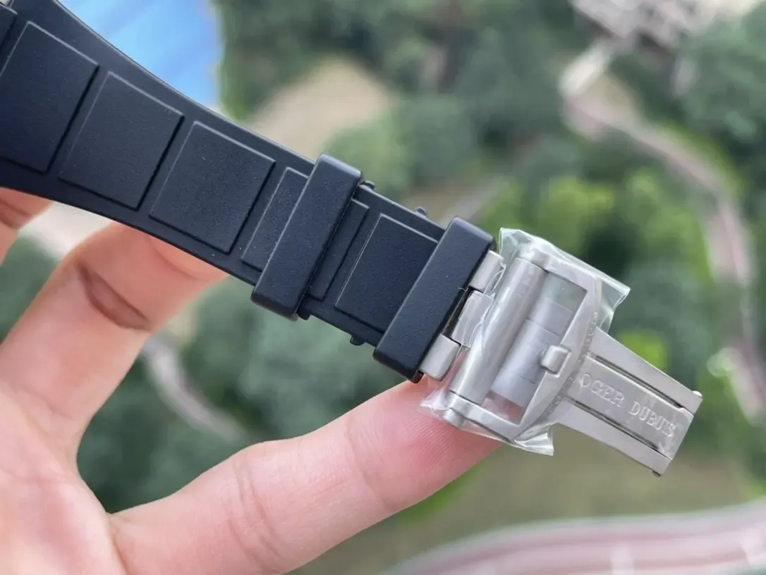 BBR厂罗杰杜彼王者陀飞轮V4版：机芯升级细节揭秘