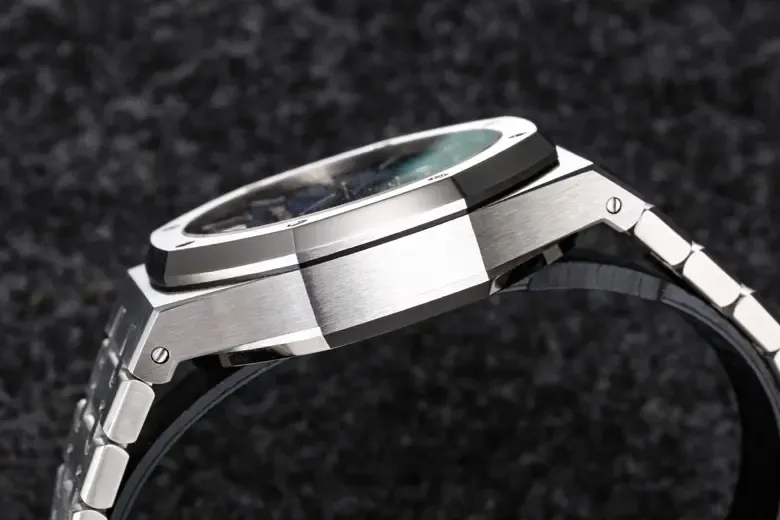 R8厂爱彼26530ST烟熏蓝陀飞轮V3版升级了什么？深度评测