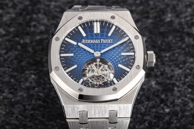 R8厂爱彼26530ST烟熏蓝陀飞轮V3版升级了什么？深度评测