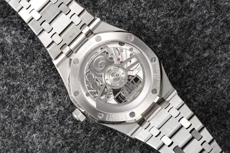 R8厂爱彼26530ST烟熏蓝陀飞轮V3版升级了什么？深度评测