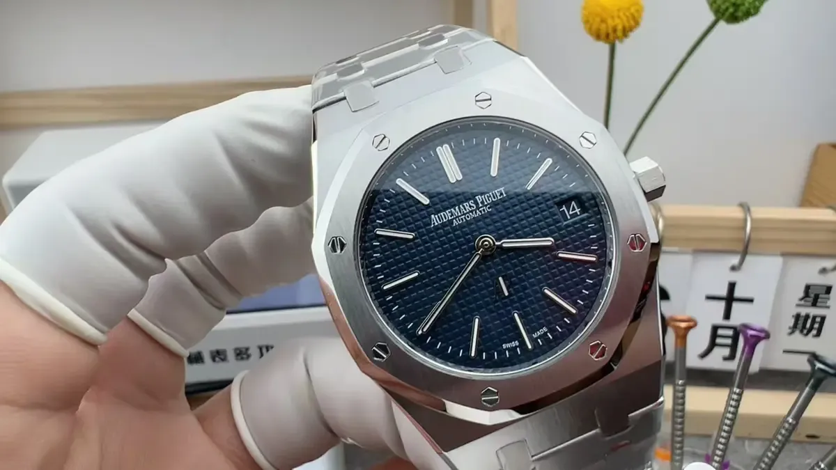 ZF厂爱彼皇家橡树15202对比正品：真假细节差距有多大？