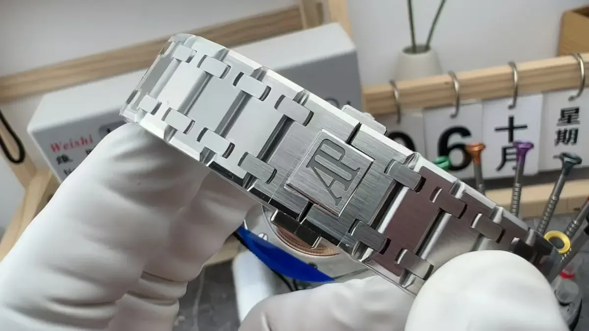 ZF厂爱彼皇家橡树15202对比正品：真假细节差距有多大？