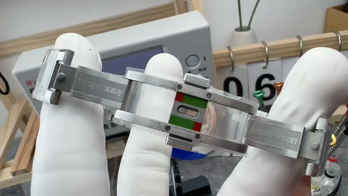 ZF厂爱彼皇家橡树15202对比正品：真假细节差距有多大？