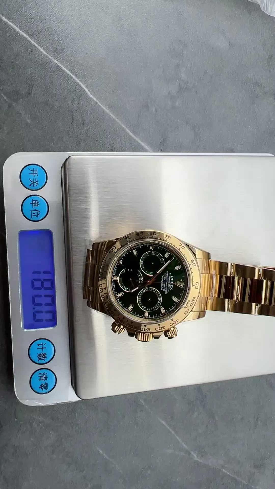 VS劳力士绿金迪V3配重版真假对比：表带、盘面、机芯全解析