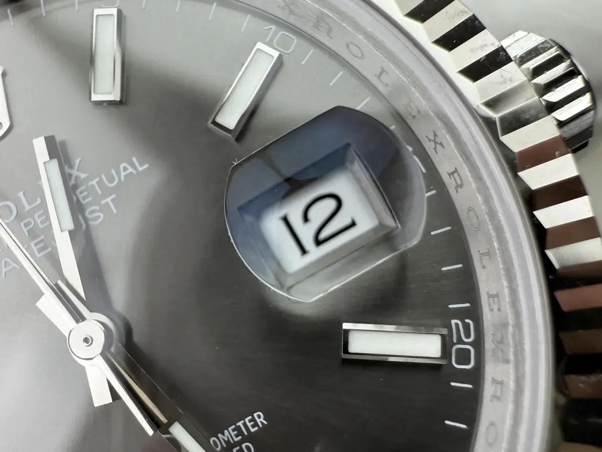 VS厂劳力士灰日志v2真假鉴别指南：这几点最关键