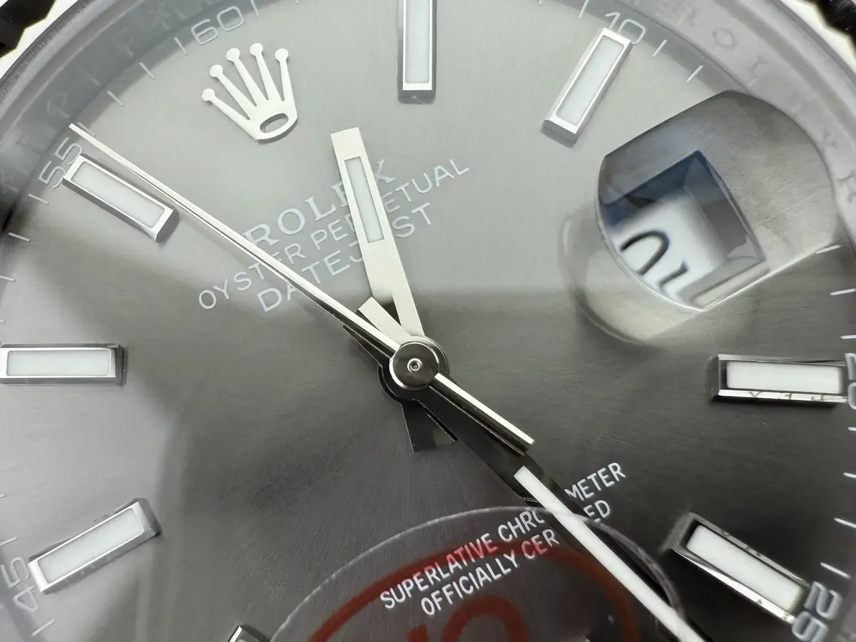 VS厂劳力士灰日志v2真假鉴别指南：这几点最关键