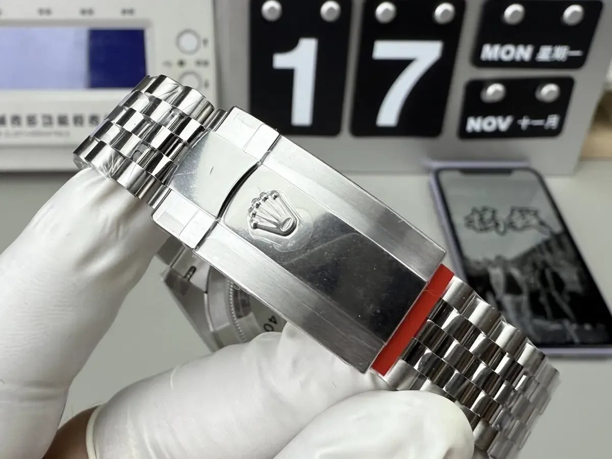 VS厂劳力士灰日志v2真假鉴别指南：这几点最关键