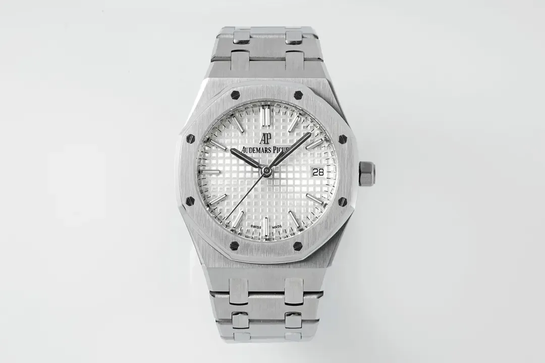 ZF厂爱彼77351ST女表对比正品差距大吗？