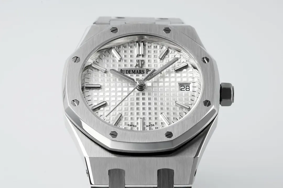 ZF厂爱彼77351ST女表对比正品差距大吗？