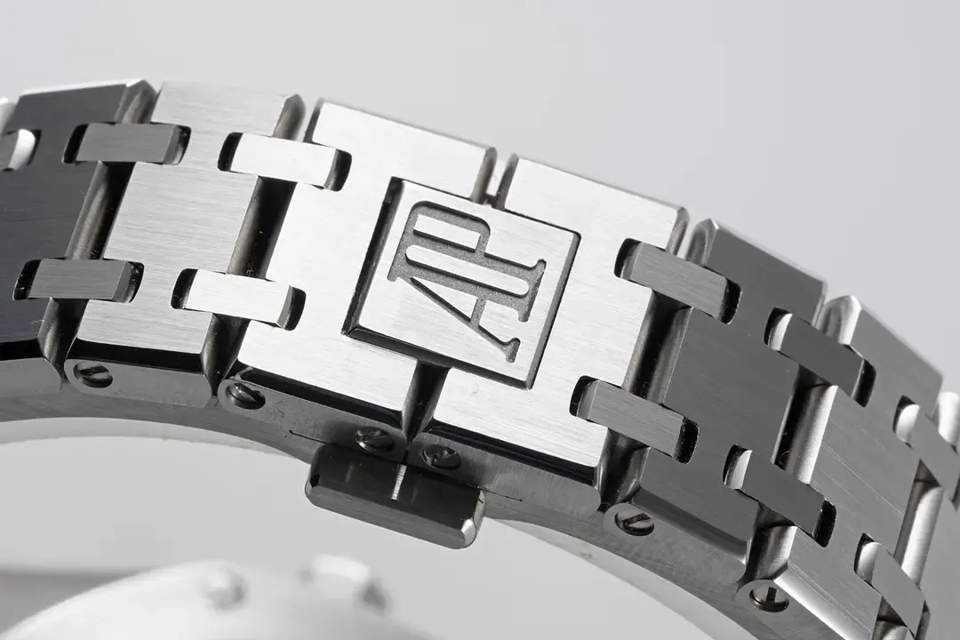 ZF厂爱彼77351ST女表对比正品差距大吗？