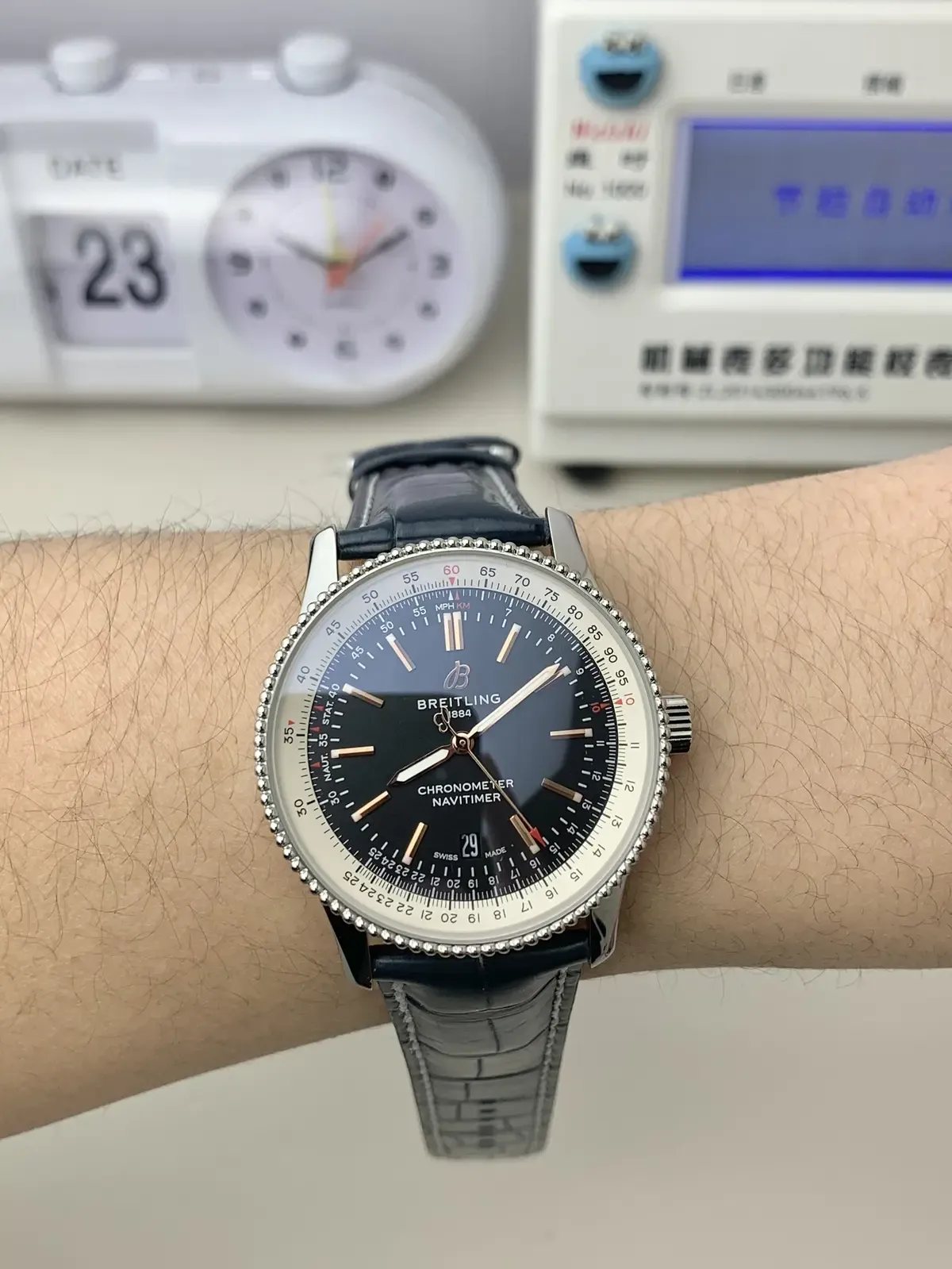 V7厂百年灵航空计时1对比正品：10大细节告诉你值不值