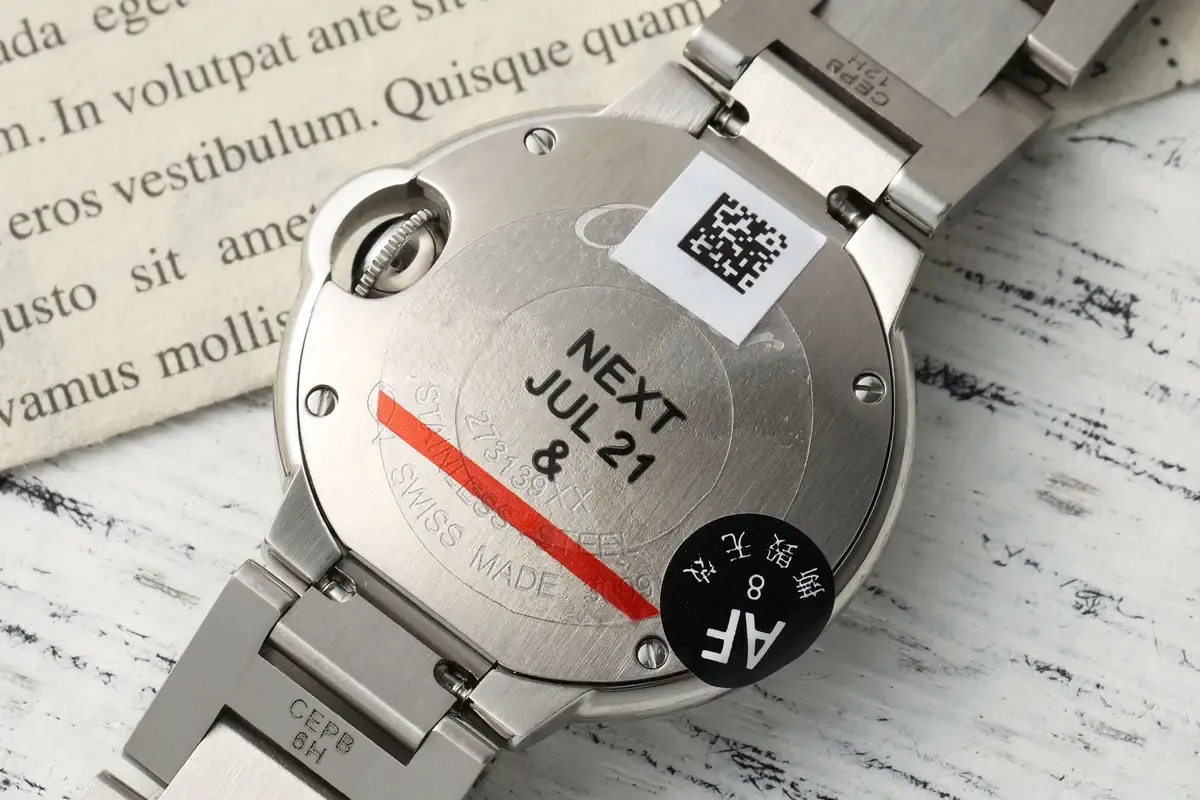 AF厂卡地亚蓝气球女表真假对比测评：连行家都难辨真伪