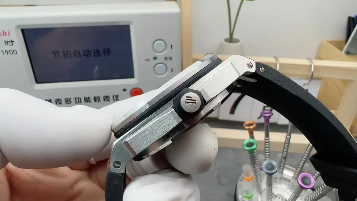 APS厂爱彼15710真假对比：V2升级版值得买吗？