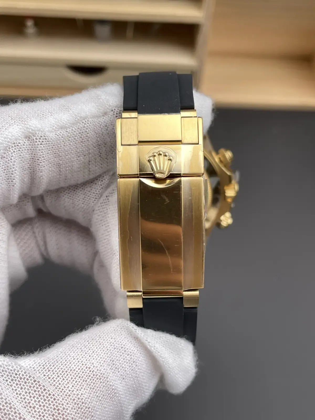 C厂余文乐迪通拿和VS厂哪个好？同款全面评测对比